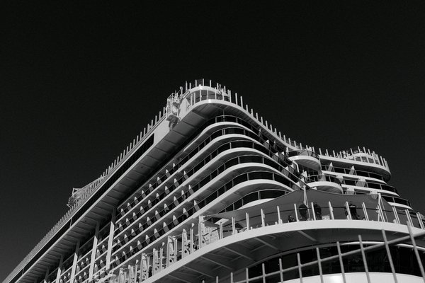 10 Destinations Immanquables pour Votre Première Aventure Voyageuse